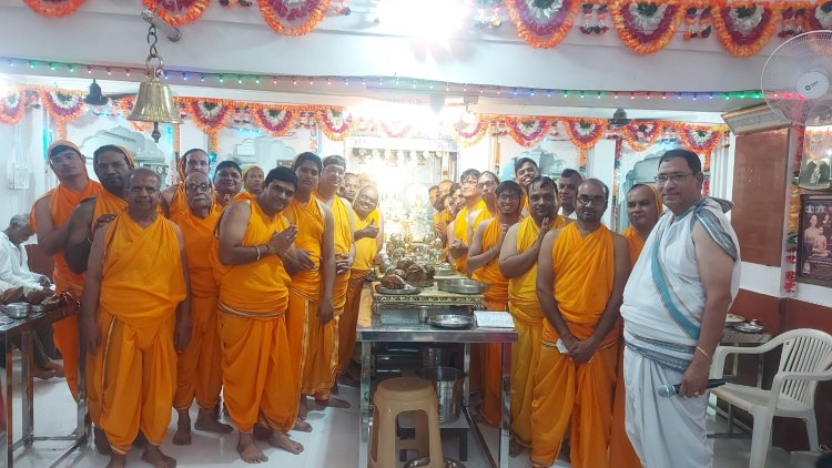 दिगम्बर जैन धर्मालंबियों ने हर्षोल्लास के साथ आकिंचन धर्म मनाया।