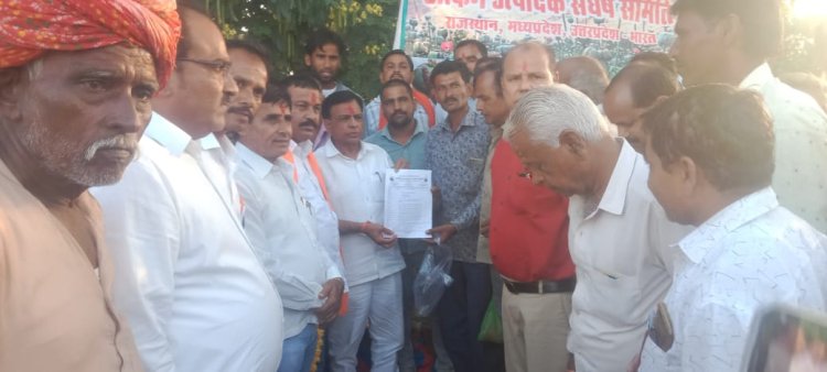 अफीम किसानों ने सीपीएस समेत विभिन्न मांगों को लेकर वित्त मंत्री जगदीश देवड़ा को सौंपा ज्ञापन