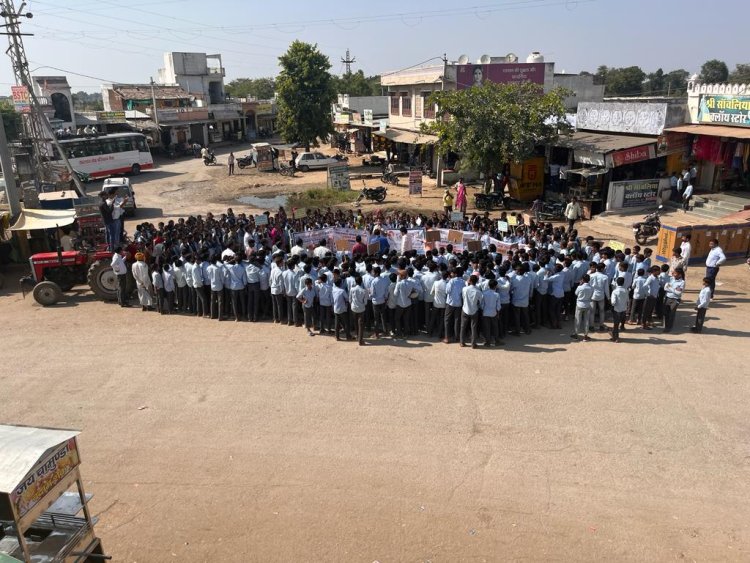 स्वीप टीम बड़ी सादड़ी का भारी भीड़ के साथ रोड़ शौ के माध्यम से जगाया मतदाताओं को