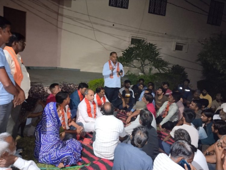 धनेतकलां गांव में बीजेपी कार्यकर्ताओ की बैठक श्री हनुमान मंदिर परिसर में संपन्न हुई
