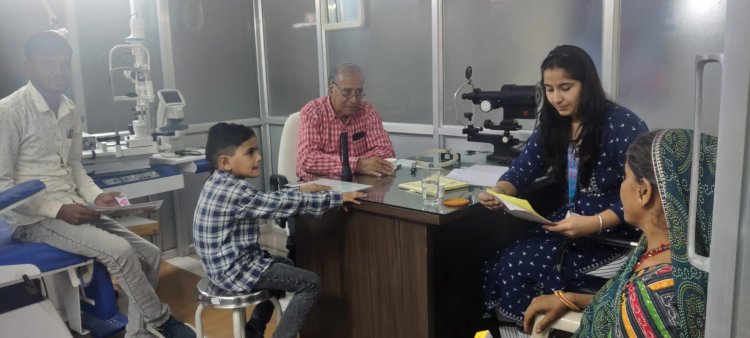 मेवाड़ यूनिवर्सिटी हॉस्पिटल गंगरार में लगा निःशुल्क नेत्र चिकित्सा शिविर, 100 से अधिक मरीजों ने उठाया लाभ।