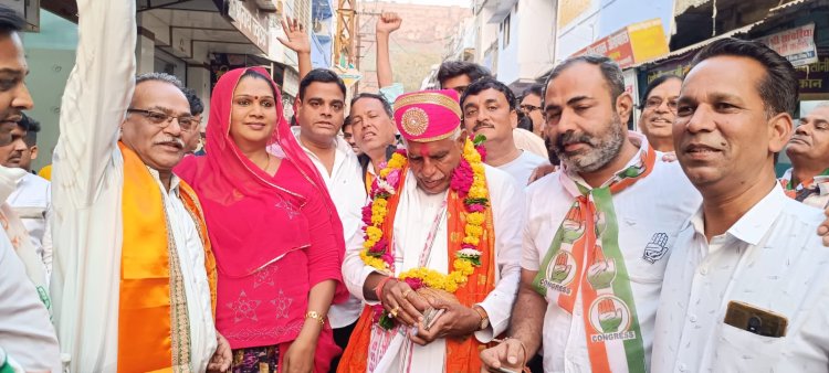 जाडावत ने घर-घर जाकर किया सम्पर्क, बोले हर तरफ मिला जबरदस्त समर्थन, विकास के लिए दें अपना समर्थन।