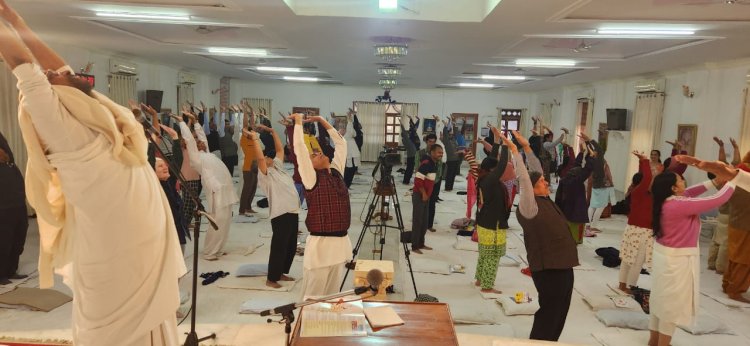 आलस्य छोडिय़े, पूरुषार्थ कीजिए, भाग्य के द्वार जरूर खुलेंगे: संत चन्द्रप्रभ।