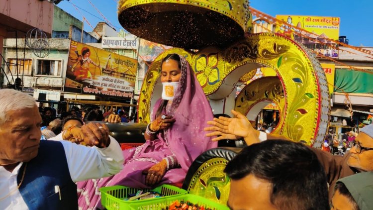 बेंगू में मुमुक्षु दीक्षार्थी आर्ची नाहर का धूमधाम से निकाला गया वरघोडा।