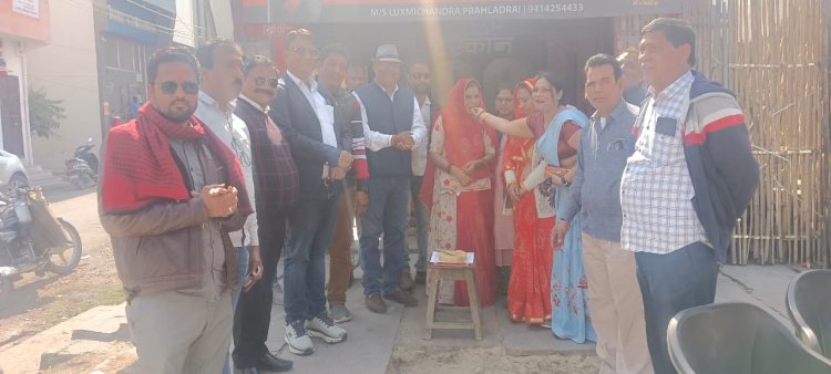 गांधीनगर गोशाला में गौ सेवा कर मनाया पूर्व मंत्री राजवी का जन्म दिवस।