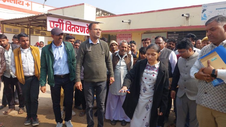जिला कलेक्टर ने सामुदायिक स्वास्थ्य केंद्र का निरीक्षण किया