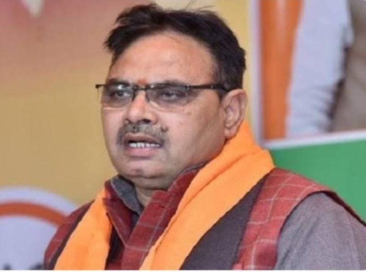 सरकारी अधिकारी कर्मचारी इधर- उधर घूमते पाए गए तो खैर नहीं*सरकारी अधिकारियों और कर्मचारियों को पूरी निष्ठा के साथ करना होगा काम