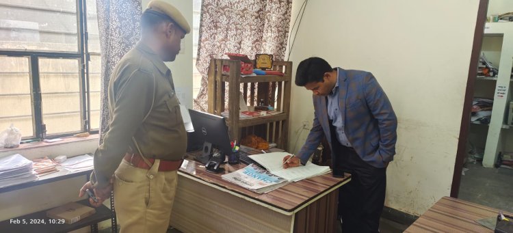 जिला कलक्टर ने किया औचक निरीक्षण अधिकारी कर्मचारी कार्यालय में समय पर उपस्थित हो - रंजन