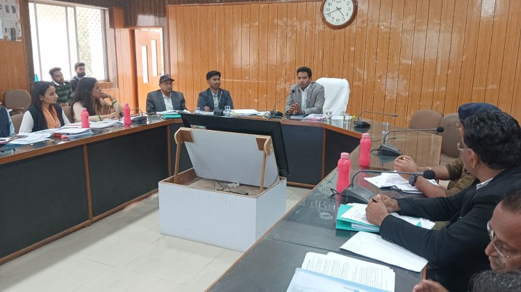 लोकसभा आम चुनाव 2024 जिला निर्वाचन अधिकारी ने ली विभिन्न चुनाव प्रकोष्ठों के प्रभारी एवं सहायक प्रभारी की बैठक