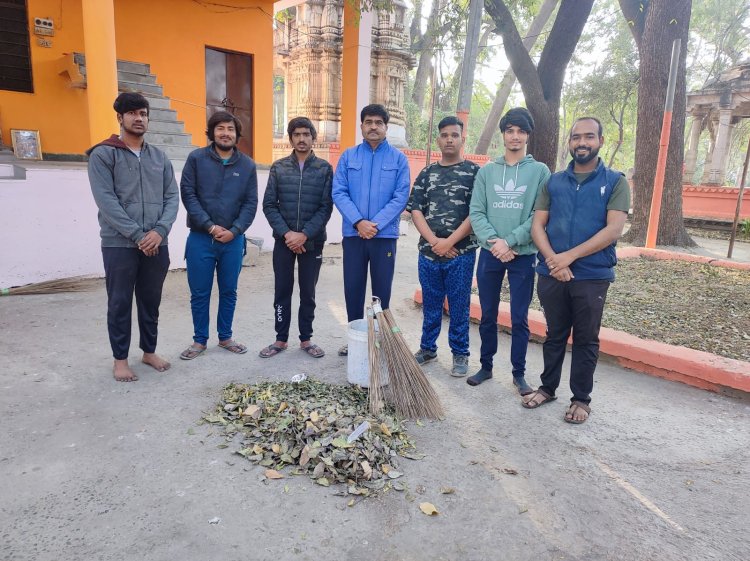संडे फॉर चित्तौड़ अभियान के तहत प्रसिद्ध धार्मिक स्थल शंकर गट्टा पर चलाया गया स्वच्छता अभियान - एसएफडी चित्तौड़गढ़