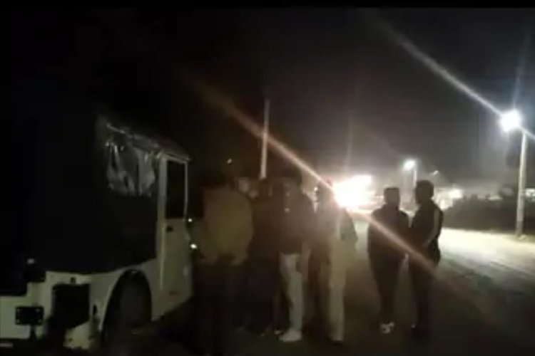 दुकान से घर जा रहे शराब कारोबारी को लूटा:बाइक को टक्कर मार गिराया, 8.50 लाख कैश का बैग ले गए