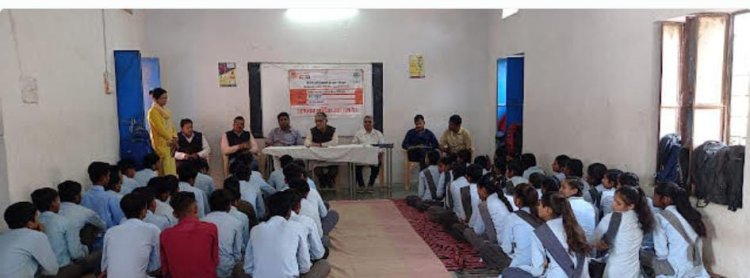 मानपुरा में राजकीय उच्च माध्यमिक विद्यालय मानपुरा में वित्तीय जागरूकता कैम्प का आयोजन किया गया ।