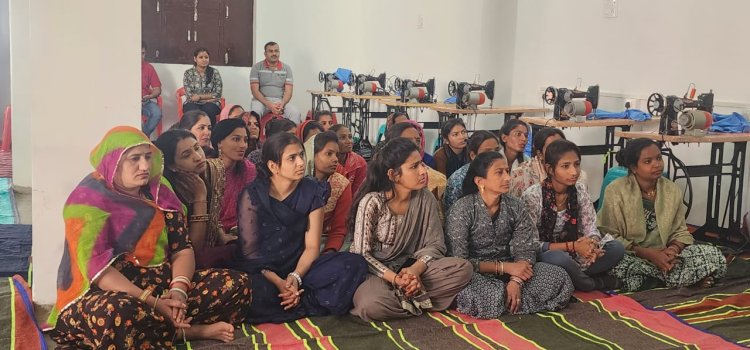 स्वरोजगार की राह पर माँगरोल के महिला समूह      नाबाई उद्यमिता विकास कार्यक्रम एवं नूवोको सी.एस.आर. सस्टनेबल सिलाई सेंटर का शुभारंभ