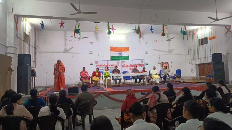 महिला दिवस सप्ताह पर कार्यशाला का आयोजन      बेटी बचाओ - बेटी पढ़ाओ सहित विभिन्न विषयों पर चर्चा