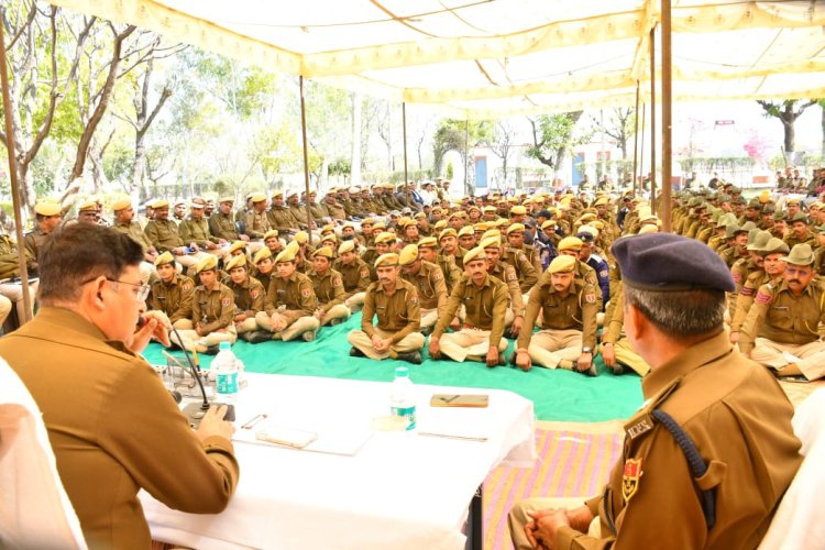 पुलिस अधीक्षक ने ली जिले के पुलिस अधिकारियों की अपराध गोष्ठी।