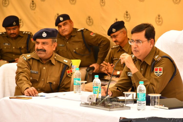 पुलिस अधीक्षक ने ली जिले के पुलिस अधिकारियों की अपराध गोष्ठी।