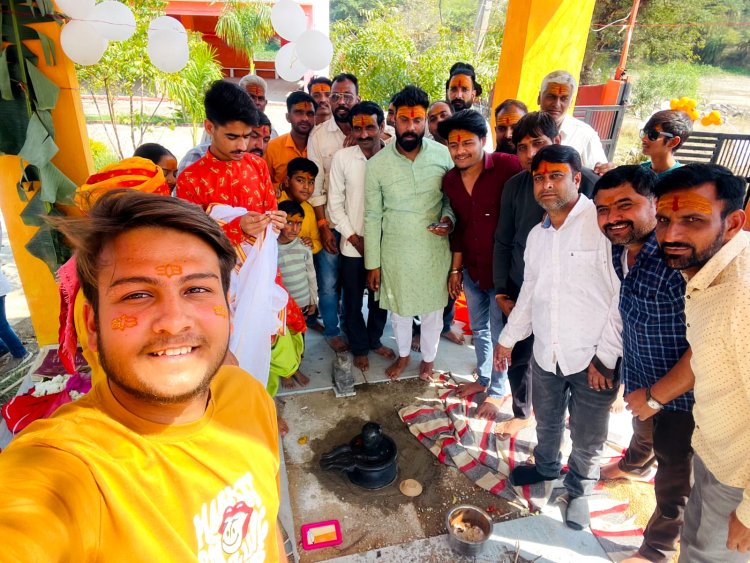 युवाओं कि टोली ने बदला मोक्षधाम का स्वरूप, शिवजी कि प्राण प्रतिष्ठा भी कि, अब कई युवा पहुंच रहे देखने।