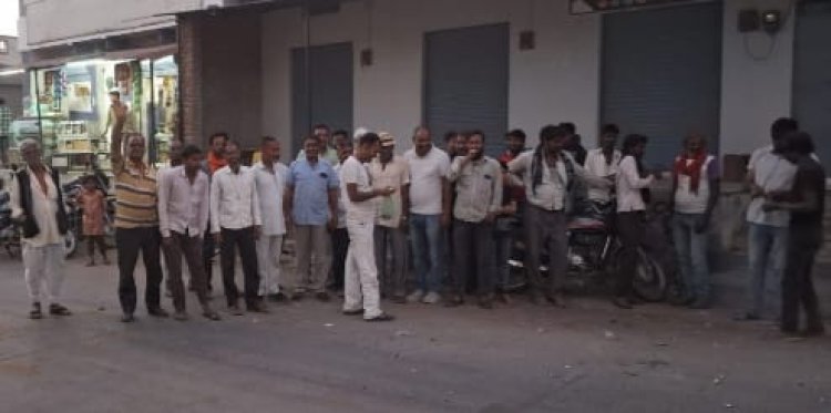 आंजना को कांग्रेस पार्टी से चित्तौड़गढ़ से टिकट मिलने पर आतिशबाजी, खुशी जाहिर की।