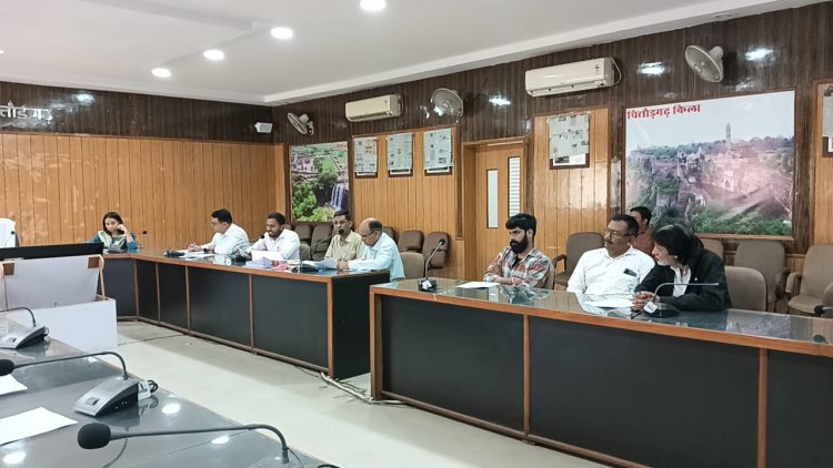 प्रिंटिंग प्रेस के मालिकों के साथ बैठक आयोजित