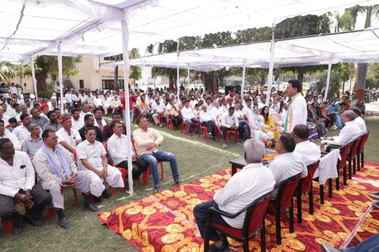 कांग्रेस प्रत्याक्षी उदयलाल आंजना ने फूंका कार्यकर्ताओ में जोश, लोकसभा चुनाव को बताया किसान की पगड़ी के सम्मान का चुनाव।