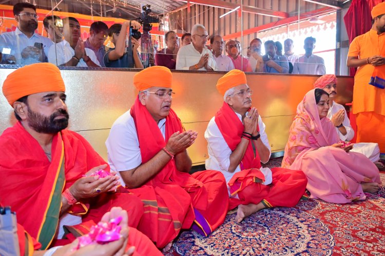 नामांकन से पहले मंत्री शेखावत ने जसोलधाम में की पूजा अर्चना