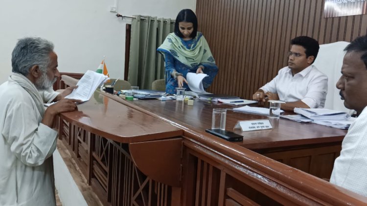 लोकसभा आम चुनाव 2024   गुरुवार को 13 सहित कुल 22 अभ्यर्थियों ने नाम निर्देशन पत्र दाखिल किया  