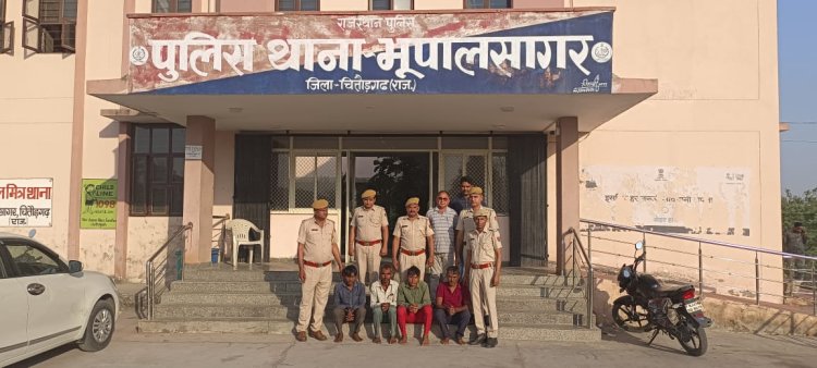 नकबजनी के मामले में दो साल से फरार पांच-पांच हजार रुपये के दो ईनामी बदमाश गिरफ्तार।तीन मामलों में वांछित स्थाई वारंटी भी डिटेन।
