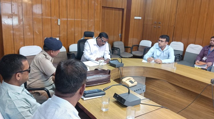 लोकसभा आम चुनाव 2024 की तैयारियों की समीक्षा बैठक     सामान्य पर्यवेक्षक ने दिए अधिकारियों को निर्देश