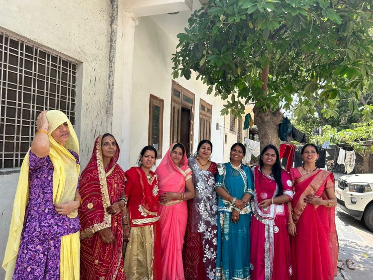 पिपलेश्वर महादेव मंदिर में सुहागिन महिलाओं ने ईसर गणगौर की पूजा अर्चना की।