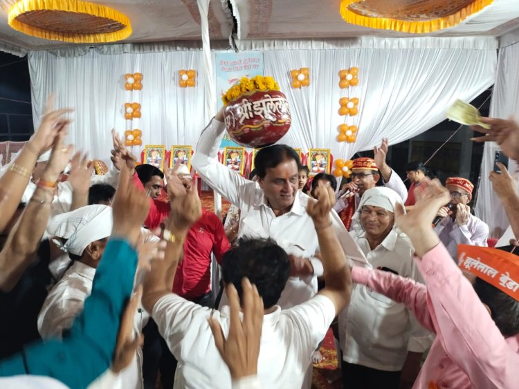 समाज एकजुट होकर भगवान झूलेलाल के बताए मार्ग पर चलें- विधायक कृपलानी     भगवान झूलेलाल जयंती पर हुए आयोजन में विधायक कृपलानी ने की शिरकत