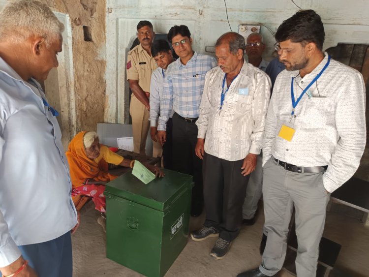 होम वोटिंग के पहले दिन वरिष्ठ नागरिकों और दिव्यांग मतदाताओं में दिखा भारी उत्साह     लोकसभा क्षेत्र में कुल 743 मतदाताओं ने किया मतदान     चुनाव आयोग के नवाचार को सराहा