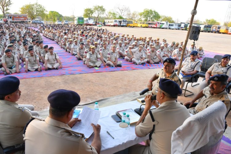 प्रदेश में शुक्रवार को लोकसभा चुनाव का दूसरा चरण  सभी 13 निर्वाचन क्षेत्रों में स्वतंत्र, निष्पक्ष एवं पारदर्शी मतदान के लिए पुलिस के पुख्ता इंतजाम राजस्थान पुलिस के करीब 85 हजार अधिकारी व जवान सम्भालेंगे सुरक्षा का जिम्मा-पुलिस महानिदेशक