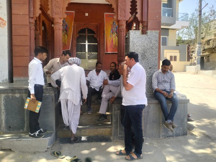 उदयपुर समीपवर्ती ग्राम पंचायत मनवाखेडा में मिडिया में आन्दोलन की खबर चलने के बाद जन स्वास्थ्य अभियांत्रिकी विभाग आया हरकत में और अधिकारियों ने गांव तरफ किया रुख़