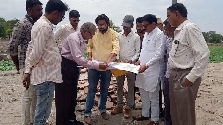 नगर पालिका अध्यक्ष ने किया विकास कार्यों का निरक्षण