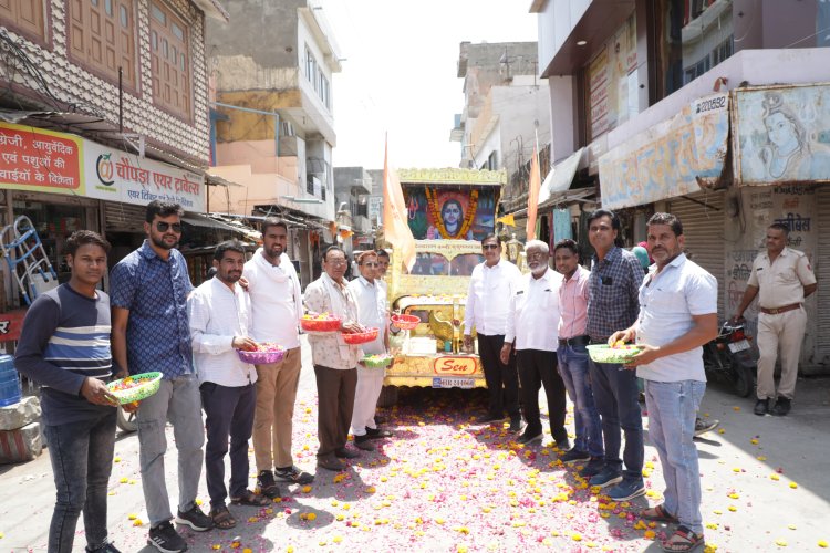 पूर्व सहकारिता मंत्री आंजना की ओर से कांग्रेस जनों ने योगी नाथ समाज द्वारा निकाली गई वाहन रैली का पुष्प वर्षा कर किया आत्मीय स्वागत एवं अभिनंदन