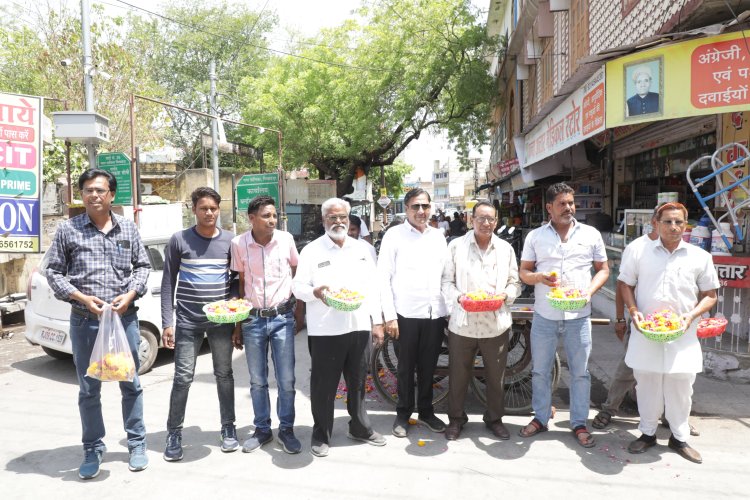 पूर्व सहकारिता मंत्री आंजना की ओर से कांग्रेस जनों ने योगी नाथ समाज द्वारा निकाली गई वाहन रैली का पुष्प वर्षा कर किया आत्मीय स्वागत एवं अभिनंदन