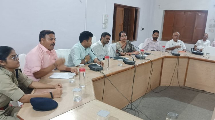प्रभारी सचिव एटरू ने बेंगू में ली अधिकारियों की बैठक     बिजली और पेयजल समस्या का समाधान करने के निर्देश दिए