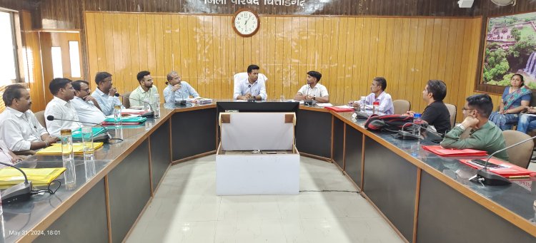 लोकसभा आम चुनाव 2024 मतगणना की तैयारी को लेकर जिला निर्वाचन अधिकारी ने ली मीडिया प्रतिनिधियों की बैठक आठों विधानसभा निर्वाचन क्षेत्रों के लिए 14 टेबल पर होगी मतगणना, बेंगू में अधिकतम 23 राउंड में मतगणना होगी