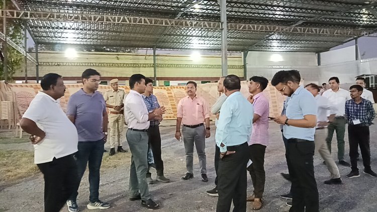 पर्यवेक्षकों और जिला निर्वाचन अधिकारी ने लिया मतगणना तैयारियों का लिया जायजा