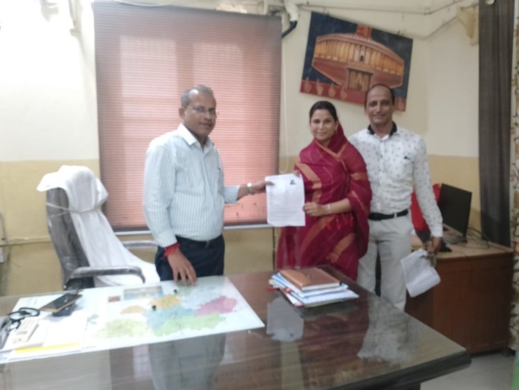 नगर परिषद चित्तौरगढ़ के पांच सामाजिक सुरक्षा योजना के अंतर्गत पेंशन के फॉर्म हाथों-हाथ भरवाए गए
