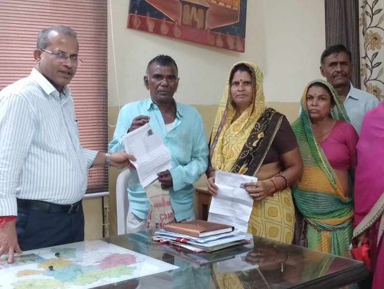 नगर परिषद चित्तौरगढ़ के पांच सामाजिक सुरक्षा योजना के अंतर्गत पेंशन के फॉर्म हाथों-हाथ भरवाए गए