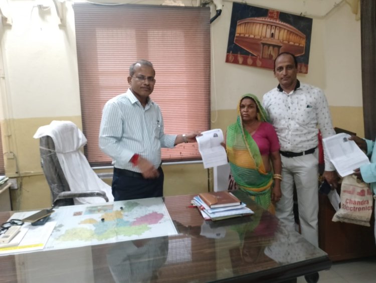 नगर परिषद चित्तौरगढ़ के पांच सामाजिक सुरक्षा योजना के अंतर्गत पेंशन के फॉर्म हाथों-हाथ भरवाए गए