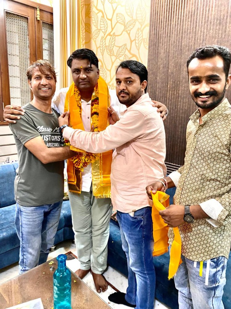 पुरोहित के जन्मदिन पर दी बधाई व उज्जवल भविष्य की कामना की