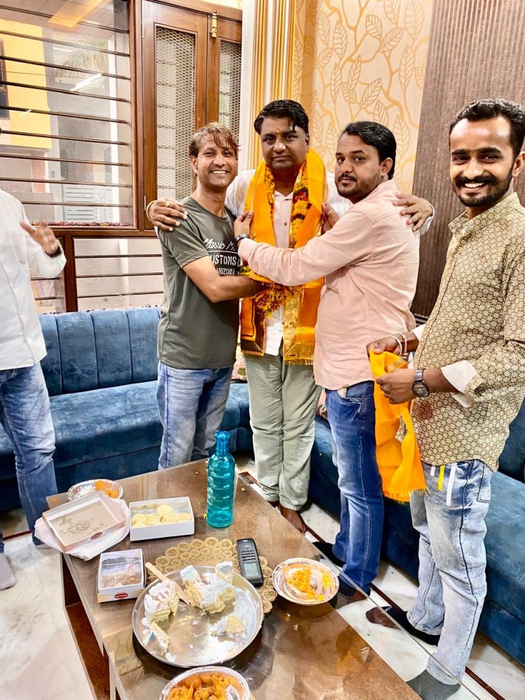 पुरोहित के जन्मदिन पर दी बधाई व उज्जवल भविष्य की कामना की