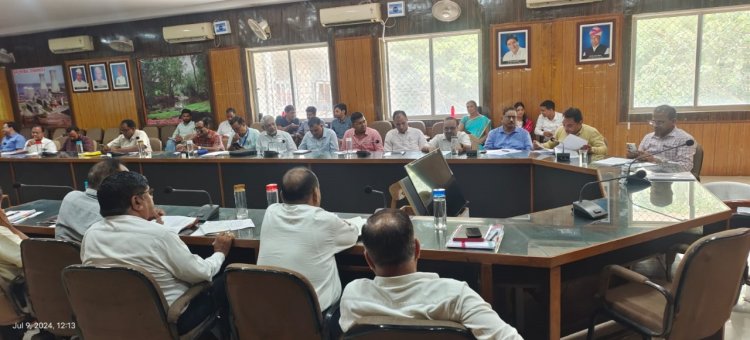साप्ताहिक समीक्षा बैठक का आयोजन     एडीएम ने पौधरोपण के लक्ष्य को पूरा करने सहित आवश्यक दिशा निर्देश दिए_