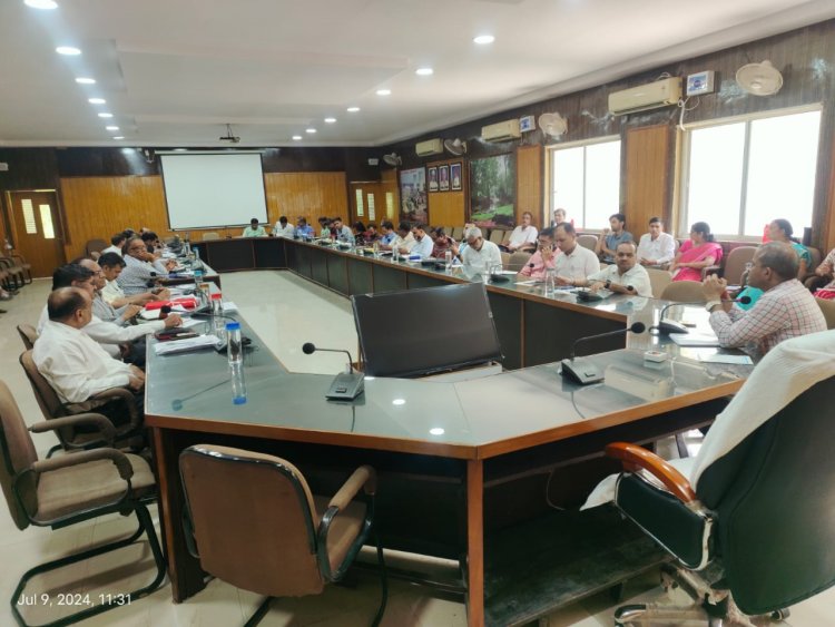 साप्ताहिक समीक्षा बैठक का आयोजन     एडीएम ने पौधरोपण के लक्ष्य को पूरा करने सहित आवश्यक दिशा निर्देश दिए_