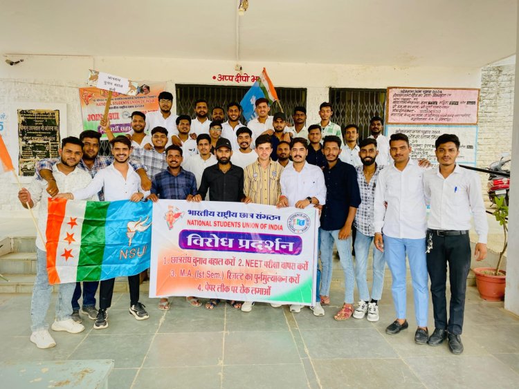 एन.एस.यु.आई. परिवार निम्बाहेंडा द्वारा राजकीय महाविद्यालय में राजस्थान सरकार के खिलाफ विरोध प्रदर्शन किया।