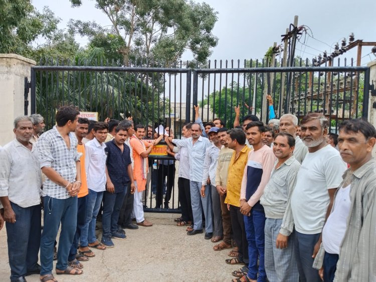 रात की बिजली कटौती हर हाल में बंद हो,आंजना ने लोगों के साथ मिलकर जनहित में की मांग