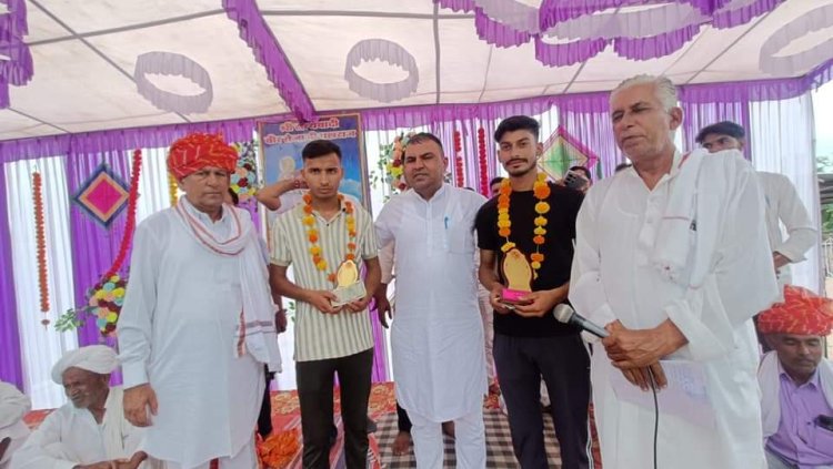जनसेवक शिवजी ने पिता के निधन पर बेटे की प्राथमिक से उच्च शिक्षा निशुल्क की घोषणा की