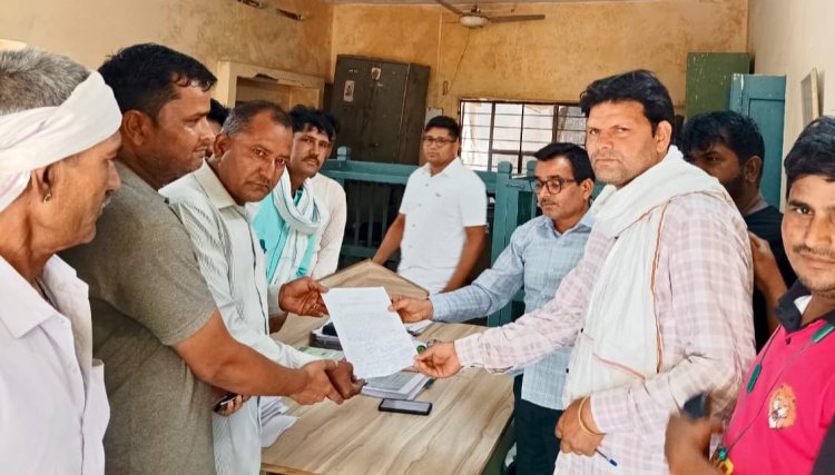 नई ग्राम पंचायत बनाने या समीप की पंचायत में शामिल करने की मांग